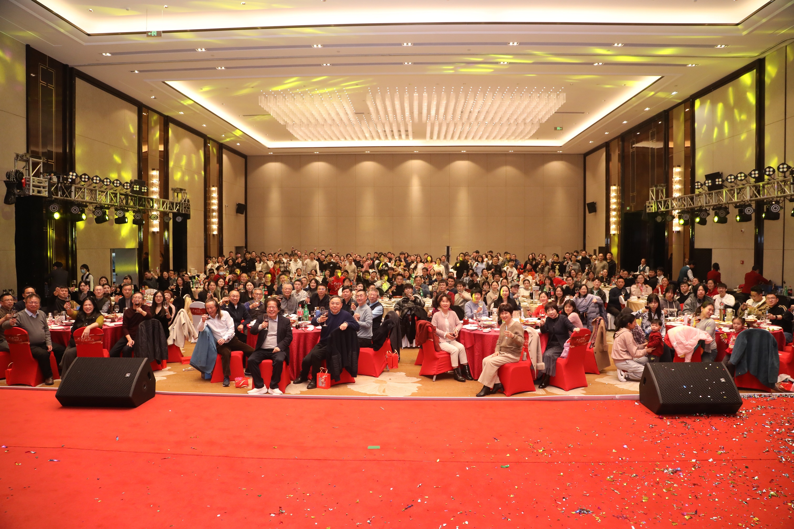 
                            芯之所向，行臻致遠(yuǎn)——2025年友旺新春年會(huì)圓滿成功